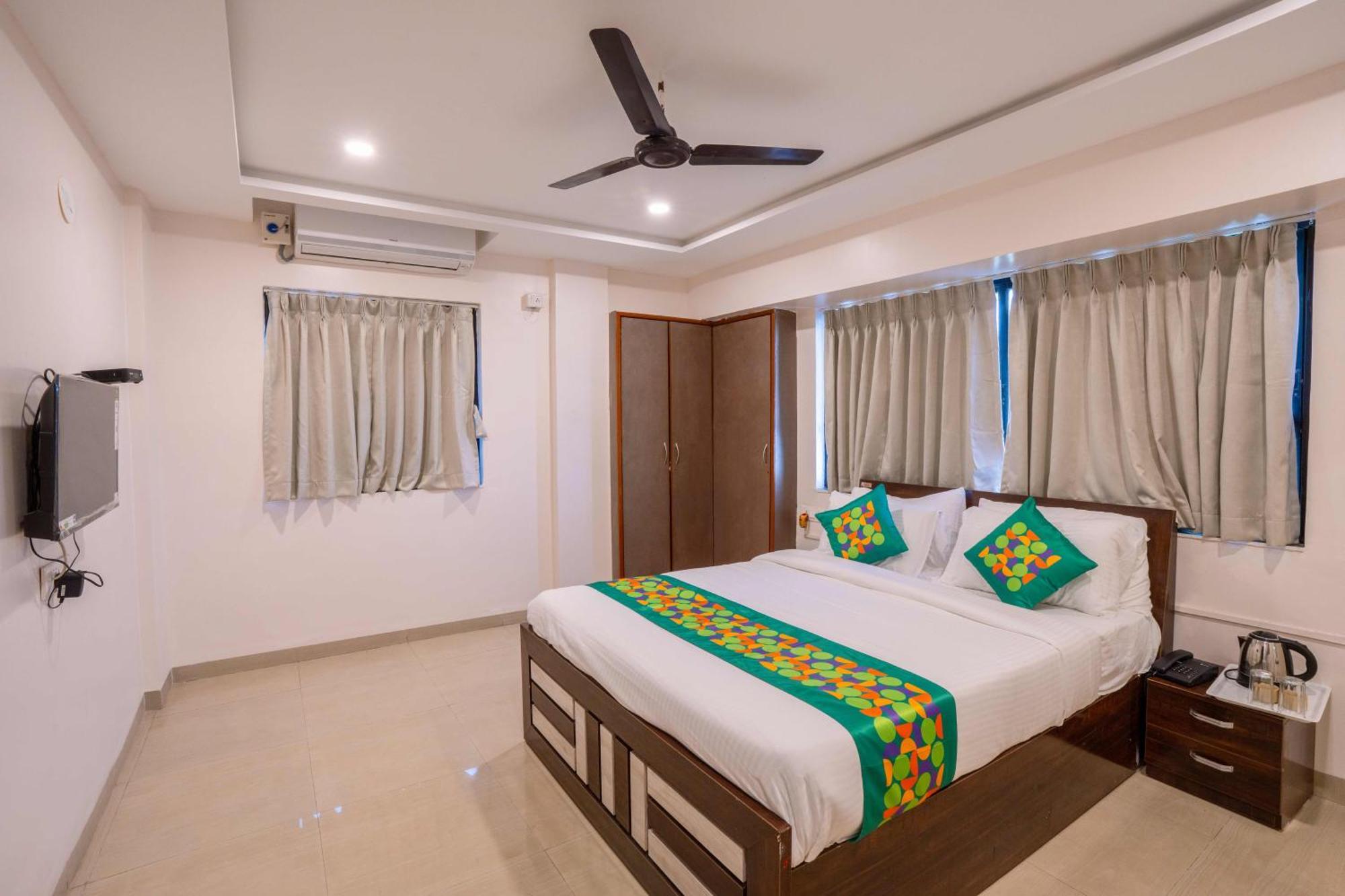 Treebo Royal Comfort Atithi Pune Exterior photo